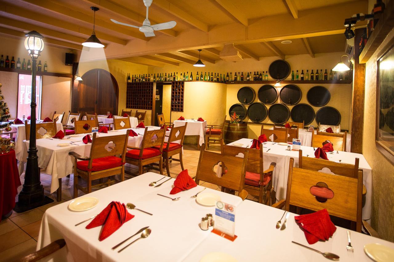 The Shady Rest Hotel Port Moresby Bagian luar foto